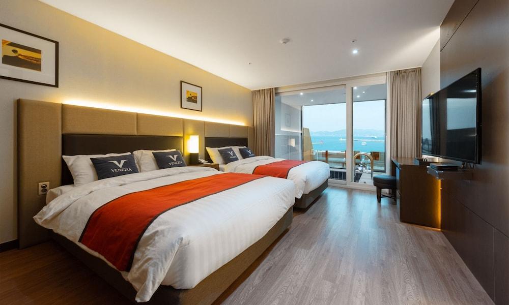 image 2 at Yeosu Venezia Hotel & Resort by 61-13, Odongdo-ro Yeosu Jeollanam-do 59723 South Korea