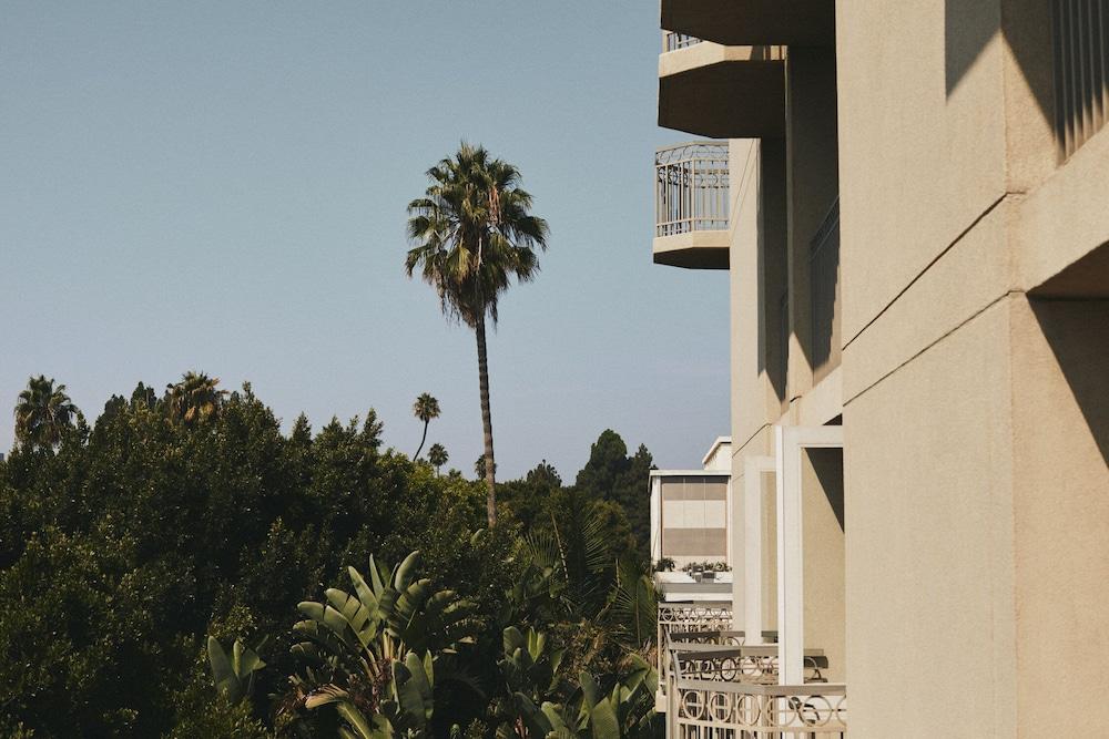 image 2 at L'Ermitage Beverly Hills by 9291 Burton Way Beverly Hills CA California 90210 United States