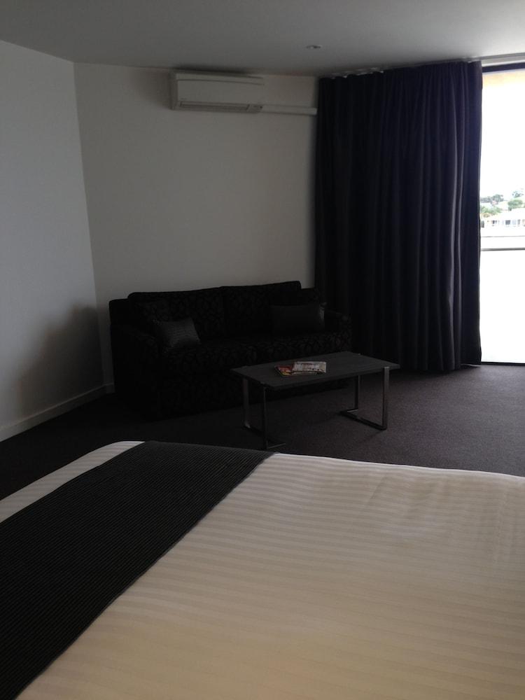 image 3 at Lakes Hotel by 141 Brebner Drive West Lakes SA South Australia 5021 Australia