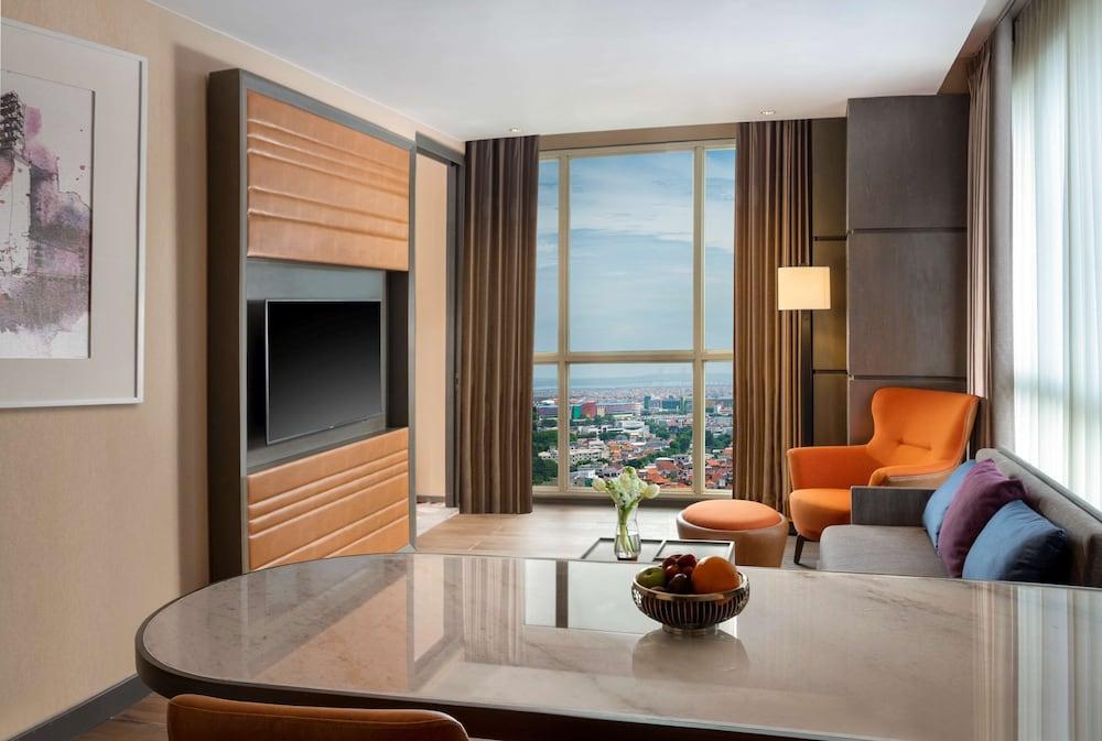 image 3 at Doubletree By Hilton Surabaya by Jl Tunjungan 12 East Java Surabaya 60275 Indonesia