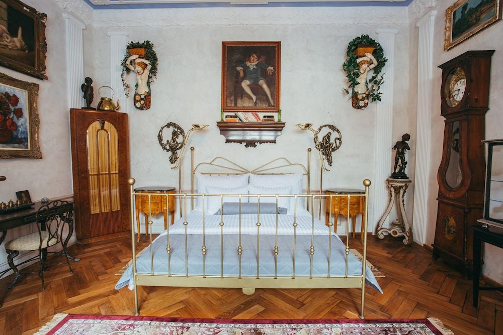 image 2 at Divná Pani Luxury Gallery Rooms by Andreja Kmeta 120/8 Banska Stiavnica 96901 Slovakia