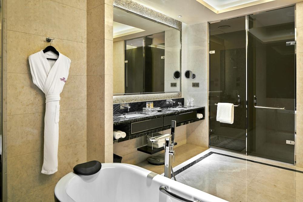 image 8 at Crowne Plaza Tianjin Jinnan, an IHG Hotel by Lingyu Road Balitai Area Jinnan District Tianjin Tianjin 300350 China