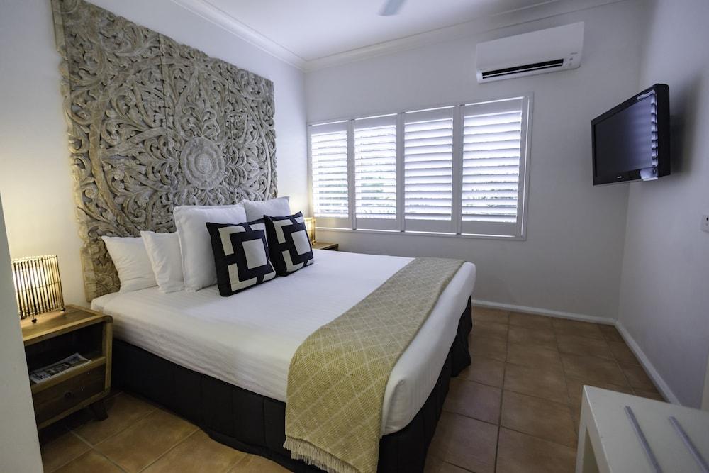image 2 at The Reef House Boutique Hotel and Spa -  Adults Only by 99 Williams Esplanade Palm Cove QLD Queensland 4879 Australia