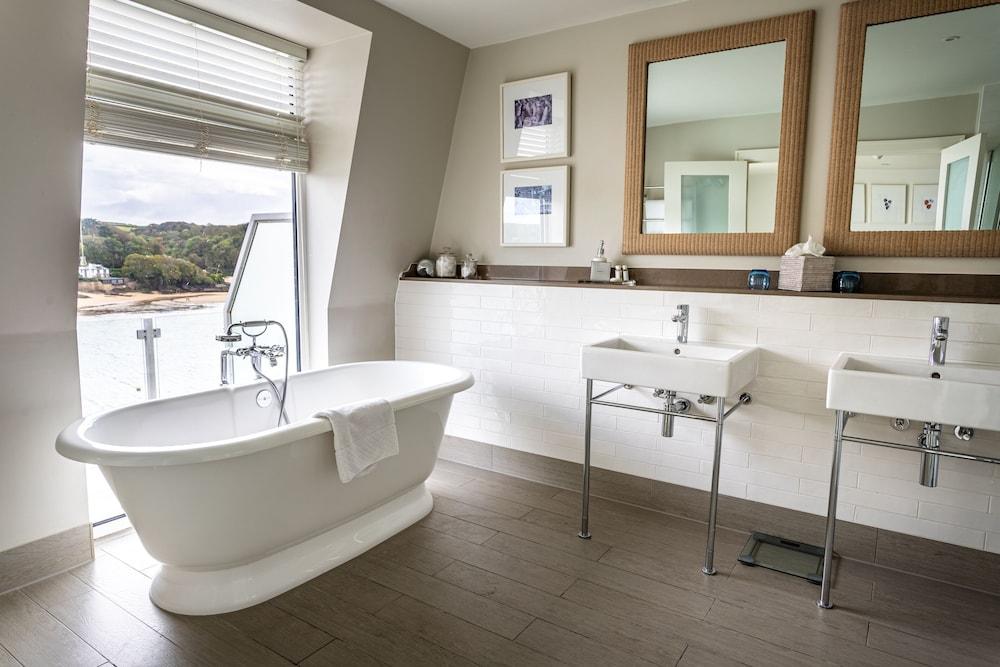 image 7 at Harbour Hotel Salcombe by Cliff Road Salcombe England TQ8 8JH United Kingdom
