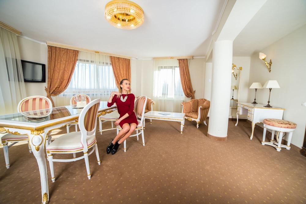 image 1 at SunGarden Golf & SPA Resort by Strada Poiana Cerbului 1000 Baciu 407055 Romania
