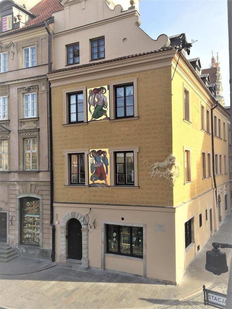 image 9 at MONDRIAN Luxury Suites & Apartments Old Town Market Square by Rynek Starego Miasta 1/3 Warsaw Masovian Voivodeship 00-272 Poland