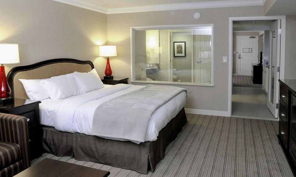 image 2 at Hilton Niagara Falls/Fallsview Hotel & Suites by 6361 Fallsview Blvd Niagara Falls ON Ontario L2G3V9 Canada