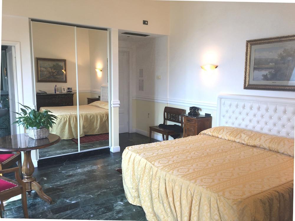 image 3 at Villa Las Tronas Hotel & Spa by Lungomare Valencia 1 Alghero SS 7041 Italy