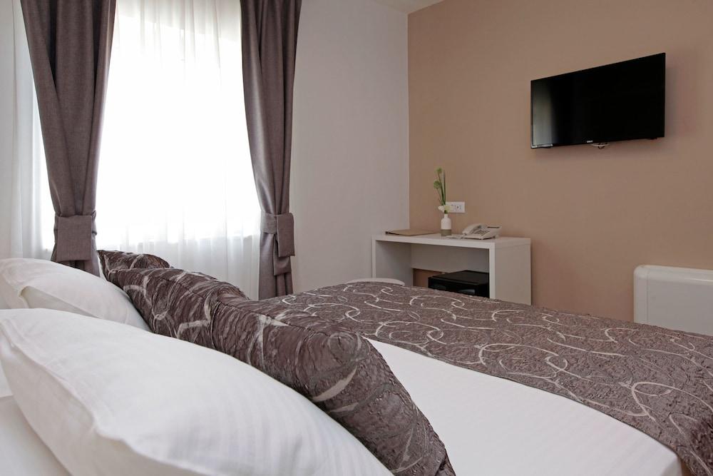 image 2 at Hotel Villa Telenta by Ulica 1 br. 55 Vela Luka 20270 Croatia