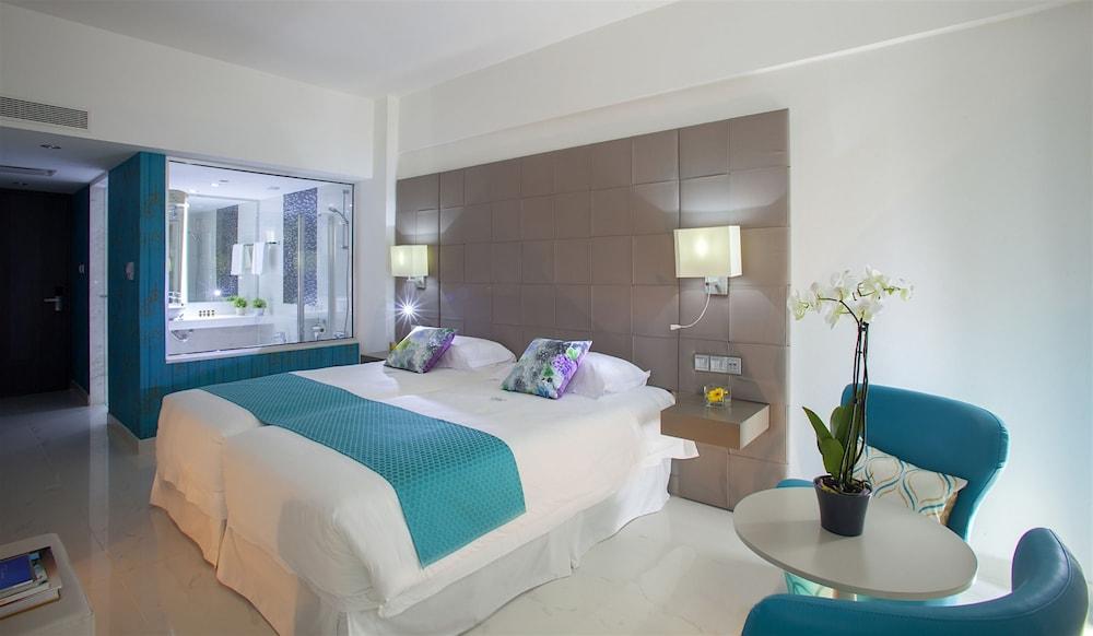 image 9 at King Evelthon Beach Hotel & Resort by Chloraka Avenue P.O. Box 61415 Paphos 8134 Cyprus