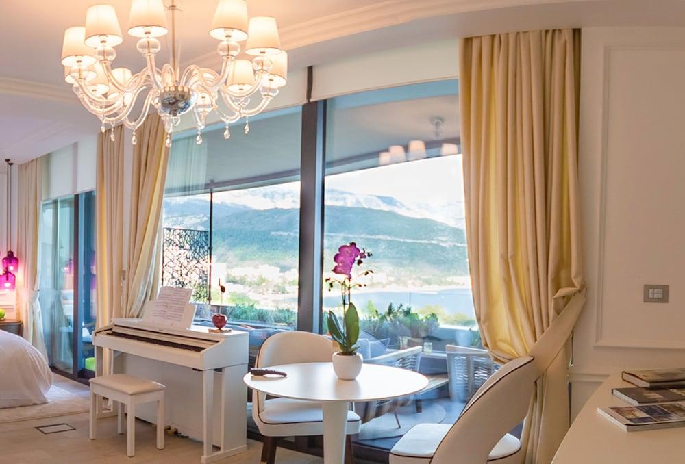 image 7 at Boutique Hotel Vissi d'Arte by 10 Mediteranska Budva Budva 85310 Montenegro
