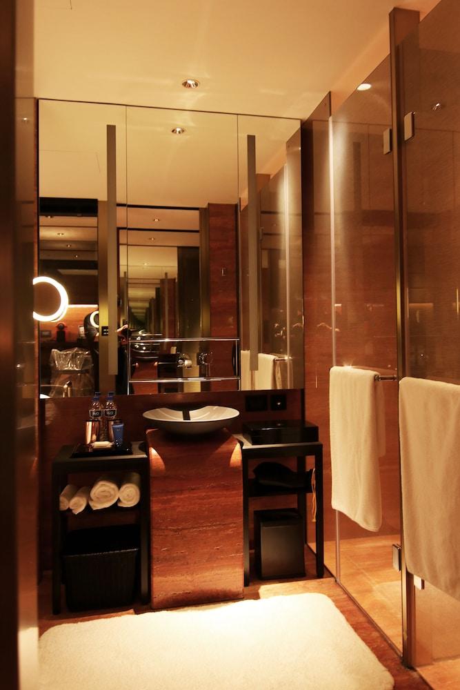 image 2 at H2O Hotel by No.366, Minghua Rd. Gushan Dist. Kaohsiung 80453 Taiwan