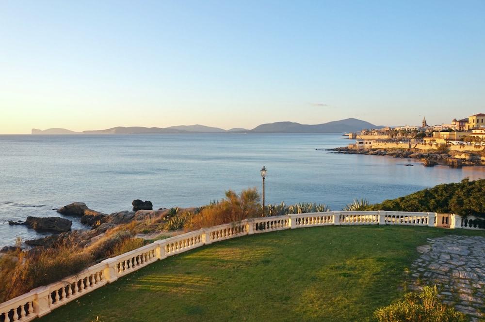 image 5 at Villa Las Tronas Hotel & Spa by Lungomare Valencia 1 Alghero SS 7041 Italy