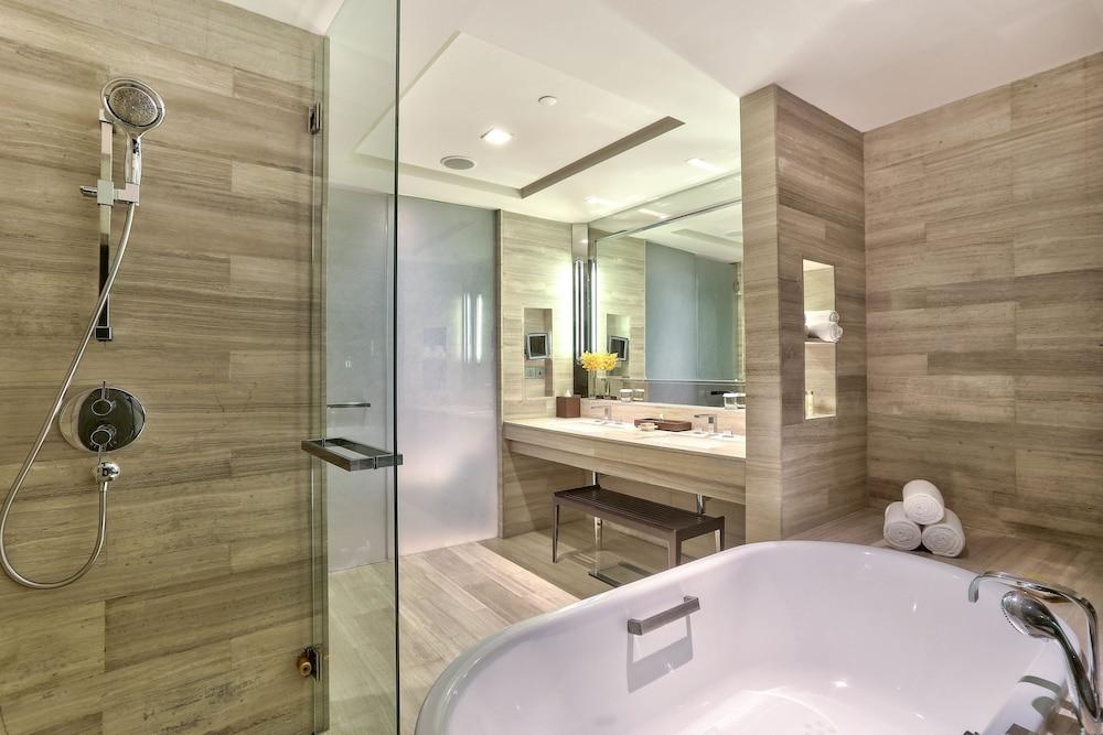 image 9 at Hilton Sukhumvit Bangkok by 11 Sukhumvit Soi 24 Khlong Ton, Khlong Toei Bangkok Bangkok 10110 Thailand