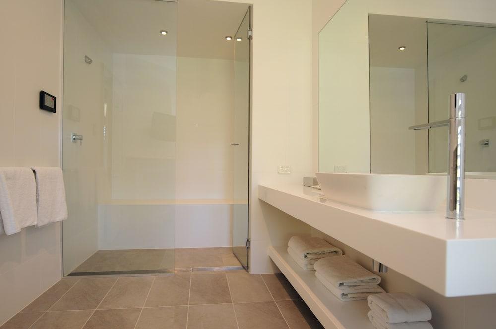 image 4 at 5 Rooms At The Stirling Hotel by 52 Mount Barker Road Stirling SA South Australia 5152 Australia