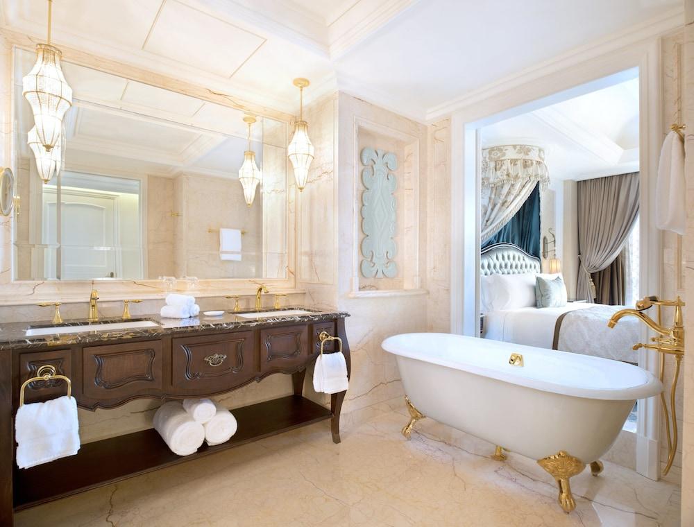 image 9 at The Castle Hotel, a Luxury Collection Hotel, Dalian by No. 600 Binhai West Road Shahekou District Dalian Liaoning 116001 China