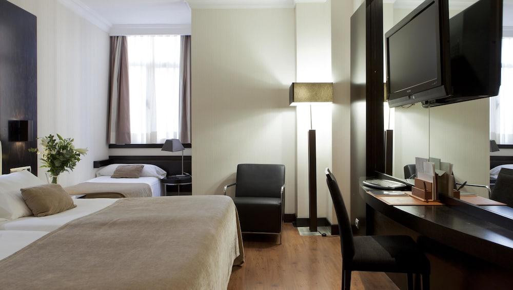 image 3 at Saray Hotel by P Enrique Tierno Galvan 4 Granada Granada 18006 Spain