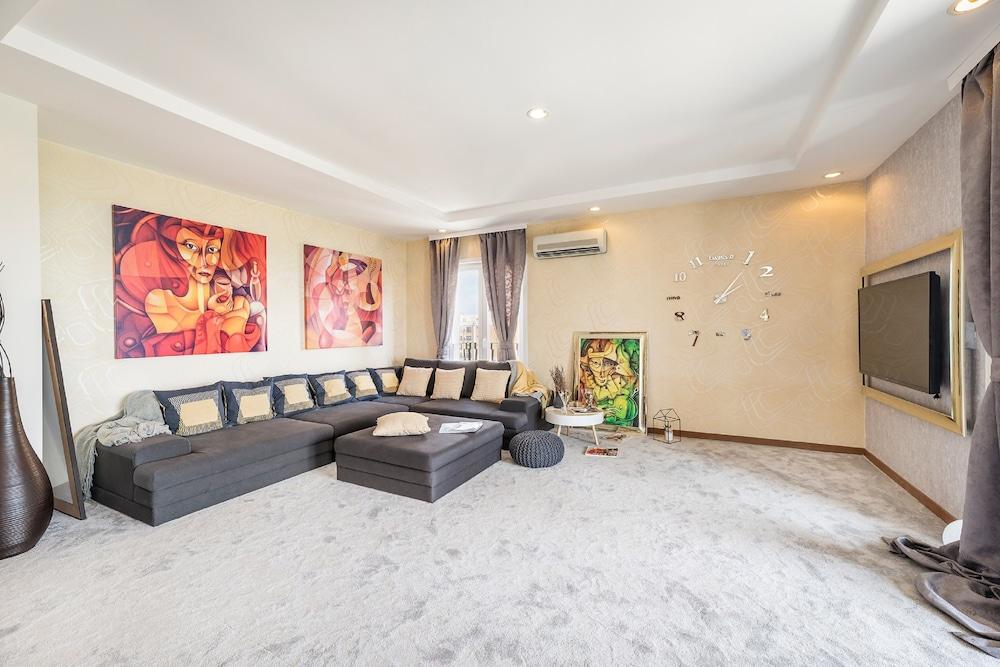 image 1 at Bucharest Apartments DeLuxe by Bloc B3, Strada Florilor Stefanestii de Jos 077175 Romania