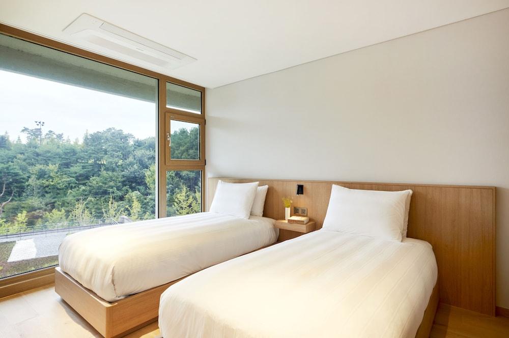 image 3 at Lotte Buyeo Resort by 400 Baekjemun-ro, Gyuam-myeon, buyeo-gun Buyeo South Chungcheong 323-812 South Korea