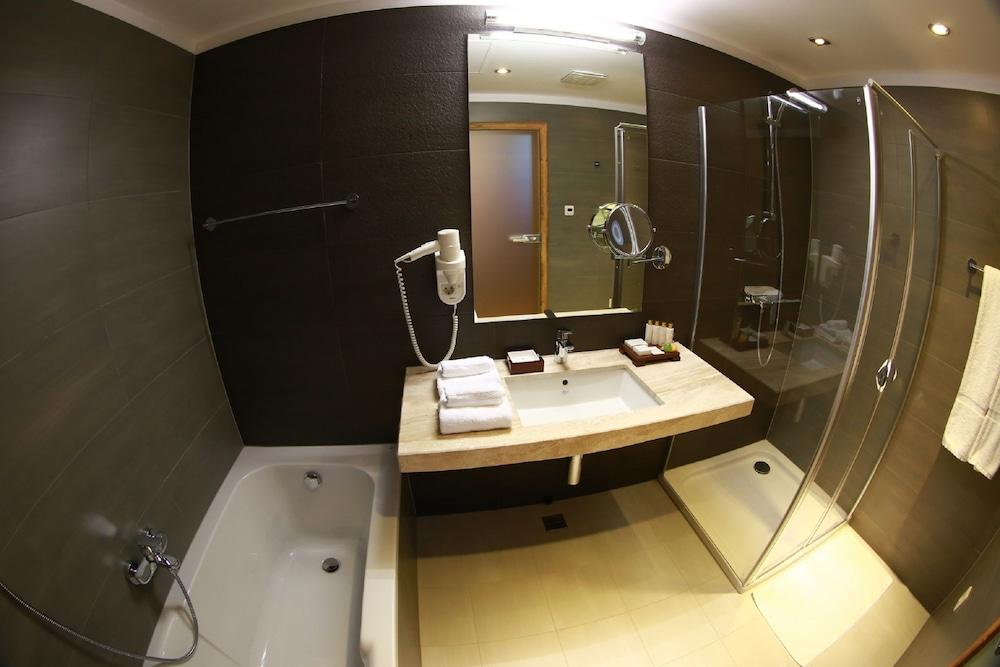 image 7 at Teleferic Grand Hotel by Poiana Soarelui Street no. 243 Brasov 500001 Romania