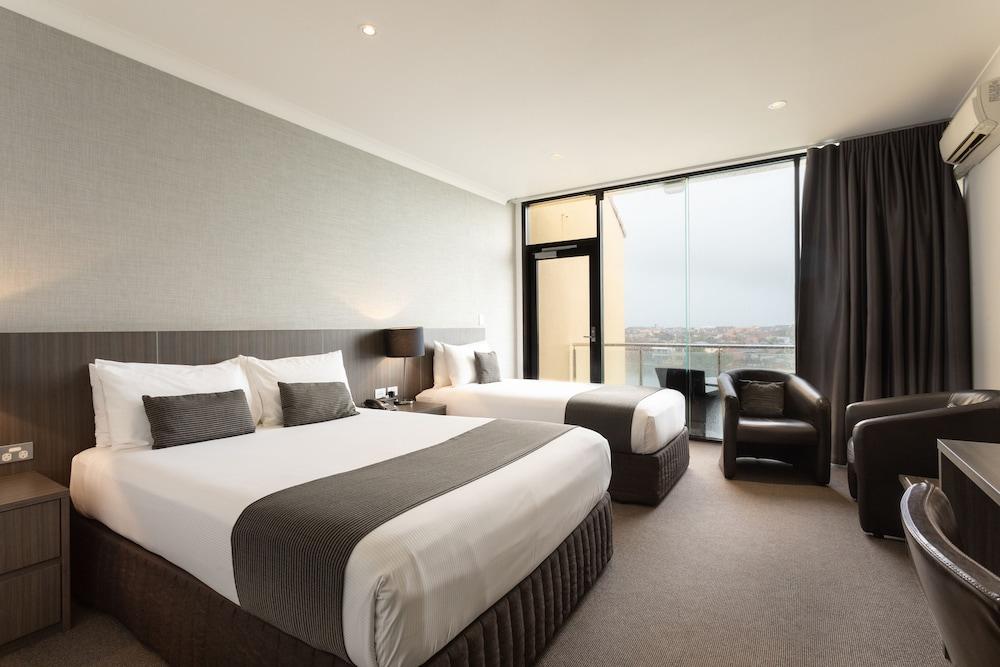 image 3 at Lakes Hotel by 141 Brebner Drive West Lakes SA South Australia 5021 Australia