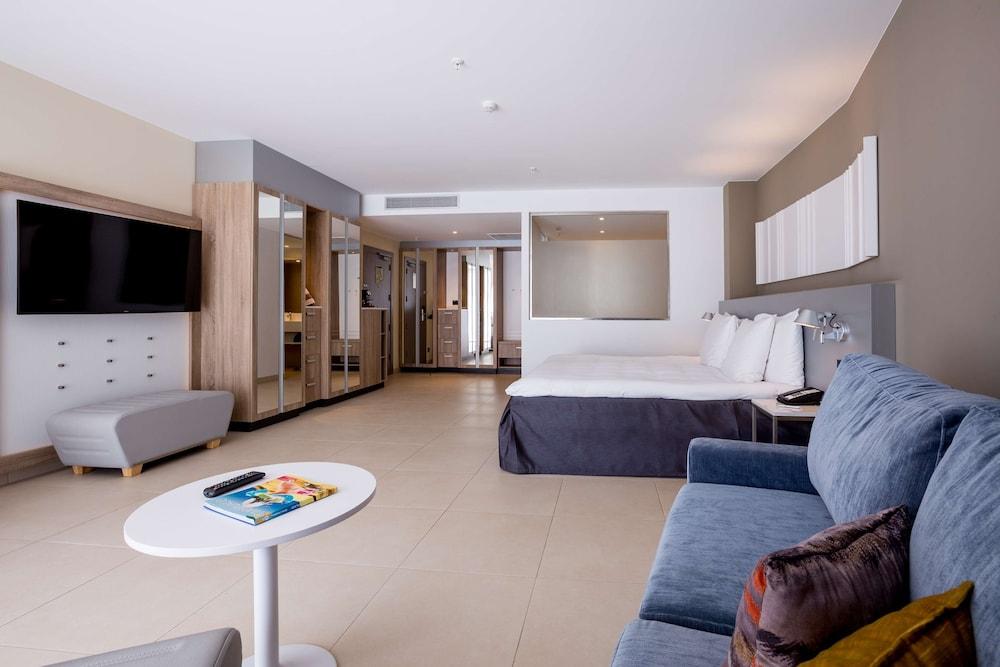 image 3 at Radisson Blu Resort & Spa, Gran Canaria Mogan by Avenida Los Marrero 35 Mogan Mogan 35140 Spain