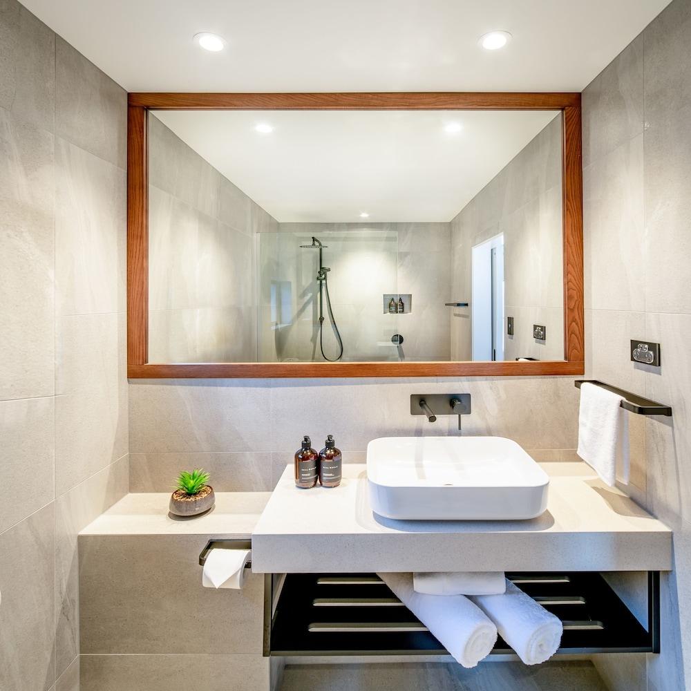 image 7 at Kamana Lakehouse by 139 Fernhill Road Queenstown 9300 New Zealand