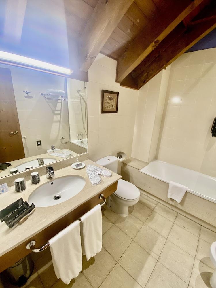 image 7 at Hotel Spa Riberies by Cami De Riberies S/N Llavorsi 25595 Spain
