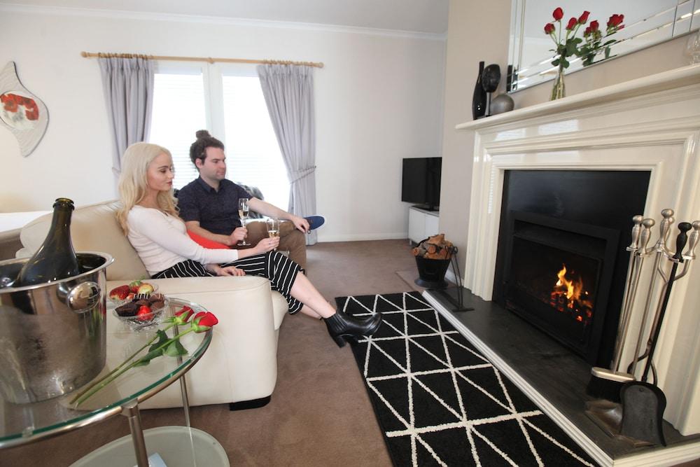 image 3 at Wine and Roses B&B by 39 Caffrey Street Mclaren Vale SA South Australia 5171 Australia
