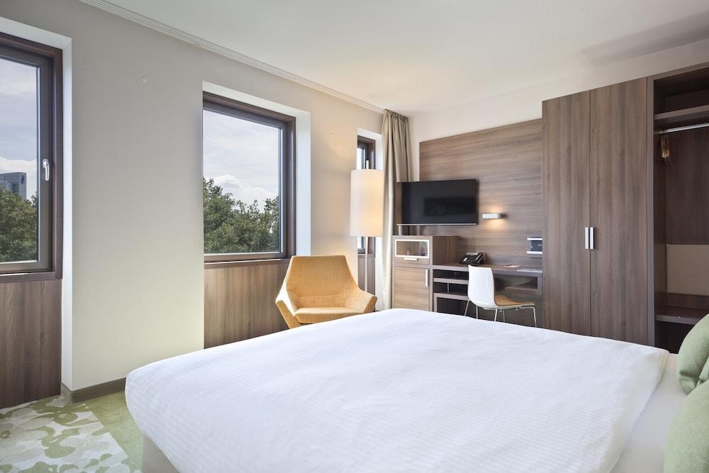 image 4 at Melia Düsseldorf by Inselstr. 2 Düsseldorf NW 40479 Germany