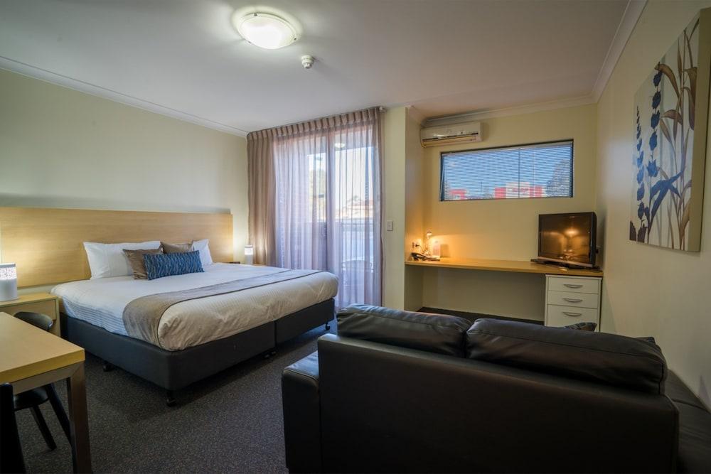 image 1 at Perth Ascot Central Apartment Hotel by 308-318 Great Eastern Highway Ascot WA Western Australia 6104 Australia