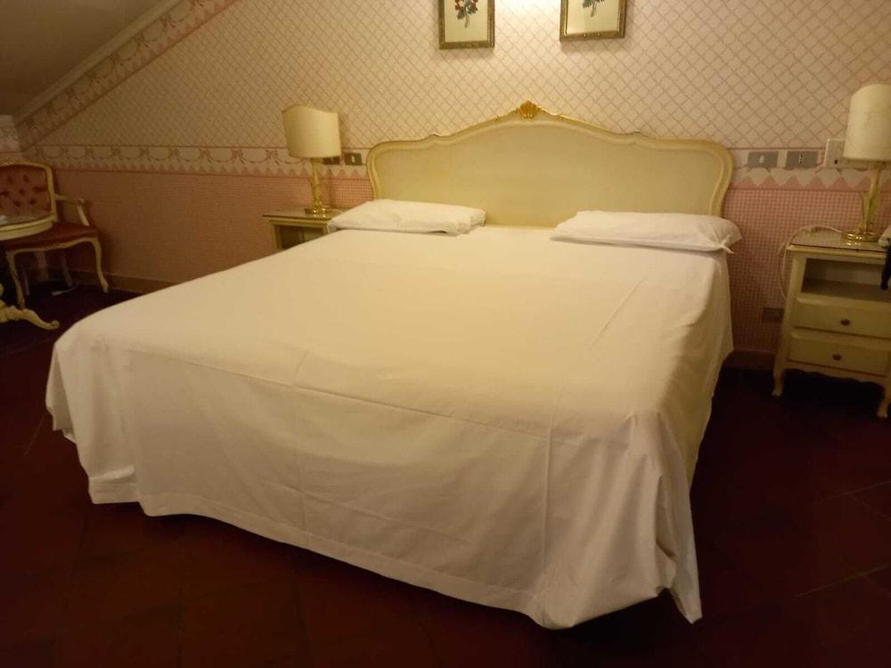 image 3 at Hotel Duchessa Isabella& SPA by Via Palestro 70 Ferrara 44100 Italy