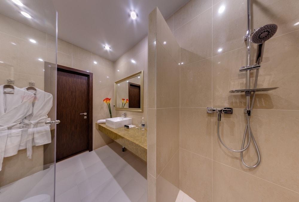 image 6 at Garden Spa Hotel by Universitetskaya, 52 Cheboksary 428034 Russia