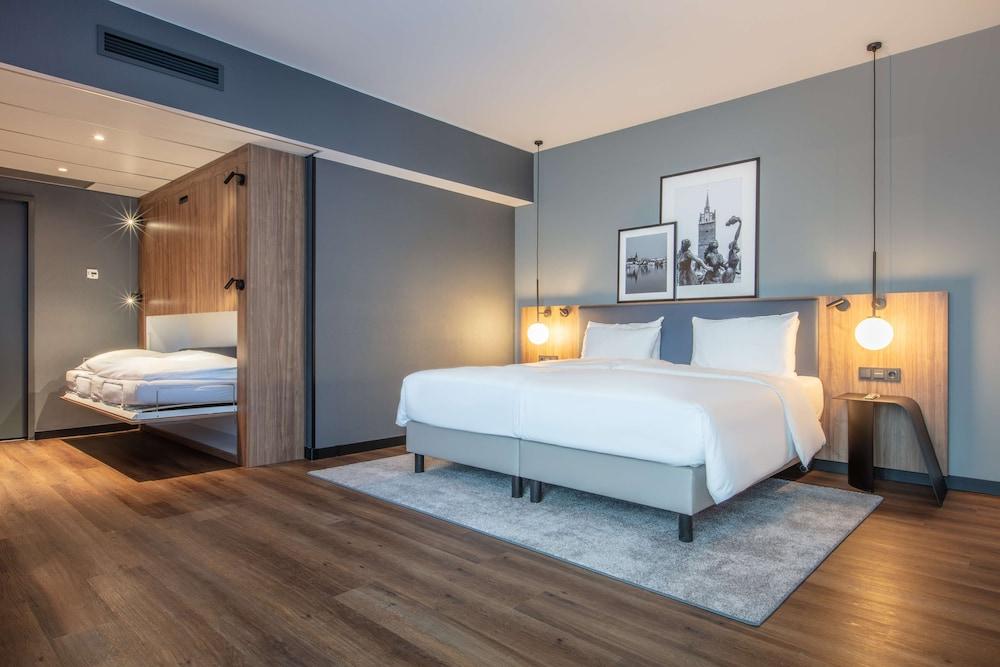 image 2 at Radisson Blu Hotel, Rostock by Lange Strasse 40 Rostock MV 18055 Germany