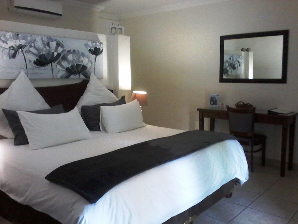 image 2 at Akidogo Guest House by 65 Kingsway Gardens, Warner Beach Amanzimtoti, Durban Kingsburgh KwaZulu-Natal 4140 South Africa
