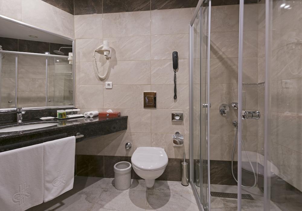 image 2 at Grand Kaptan Hotel - All Inclusive by Oba Göl Mevkii Alanya Antalya 07400 Turkey