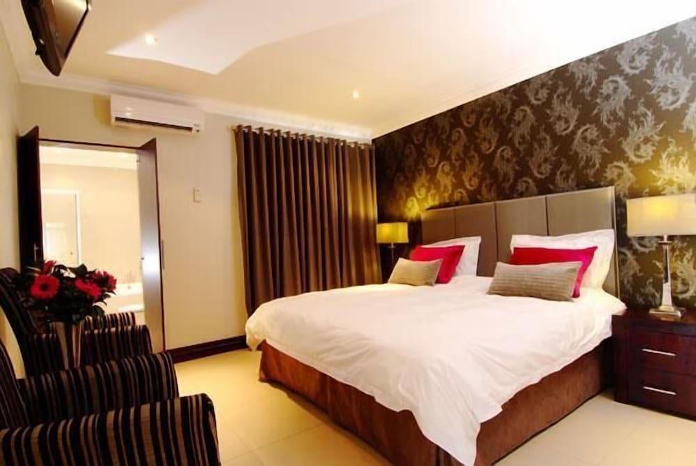 image 3 at Sanchia Luxury Guesthouse by 24 Savell Avenue, Glenashley Durban North KwaZulu-Natal 4051 South Africa