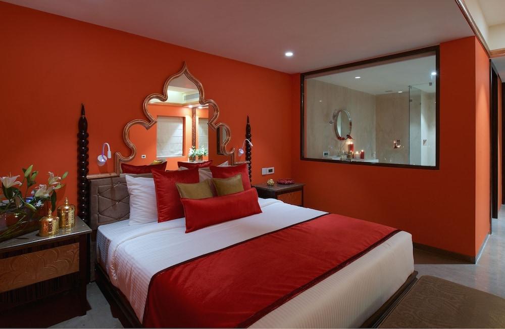 image 2 at Hotel Lakend by Fatehsagar Lake Shore Alkapuri Udaipur Rajasthan 313001 India