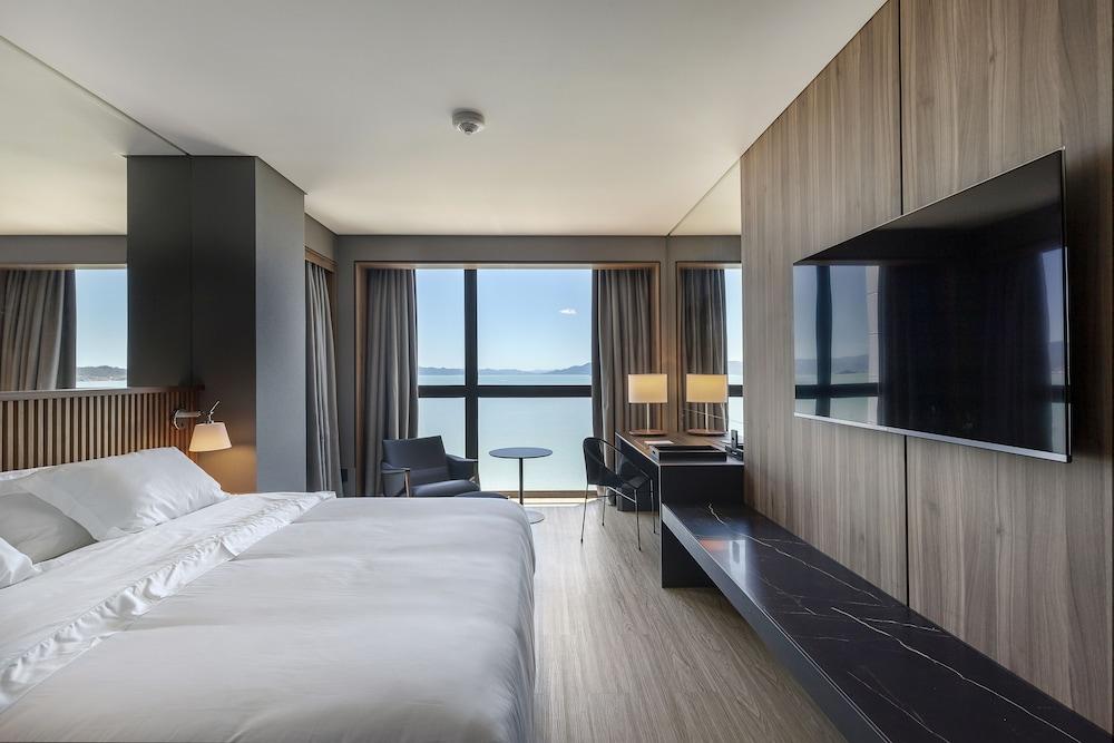 image 1 at LK Design Hotel by R. Bocaiúva 1755 Florianópolis SC 88015-530 Brazil