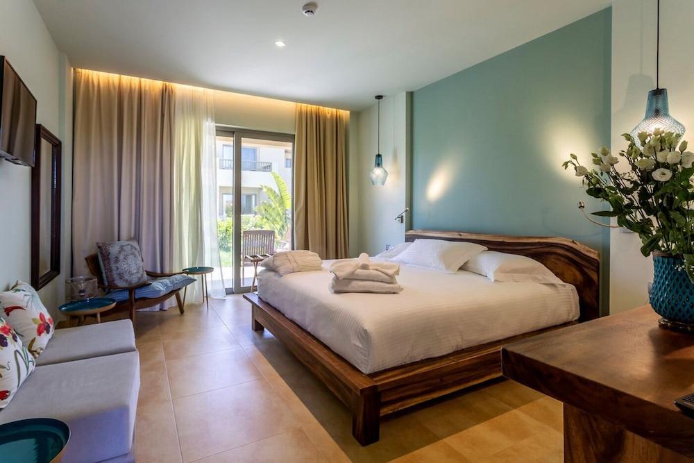 image 2 at Elysian Luxury Hotel & Spa by Synoikia Kordia Kalamata Peloponnese 24100 Greece