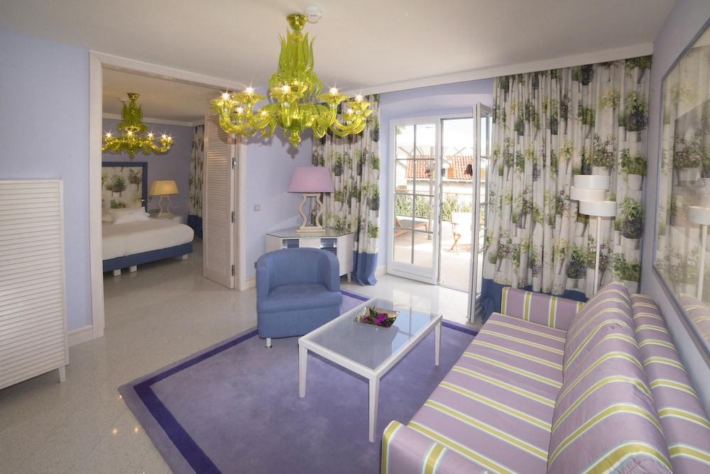 image 9 at Hotel Lemongarden by Perica Kala 1 Sutivan HR-21403 Croatia