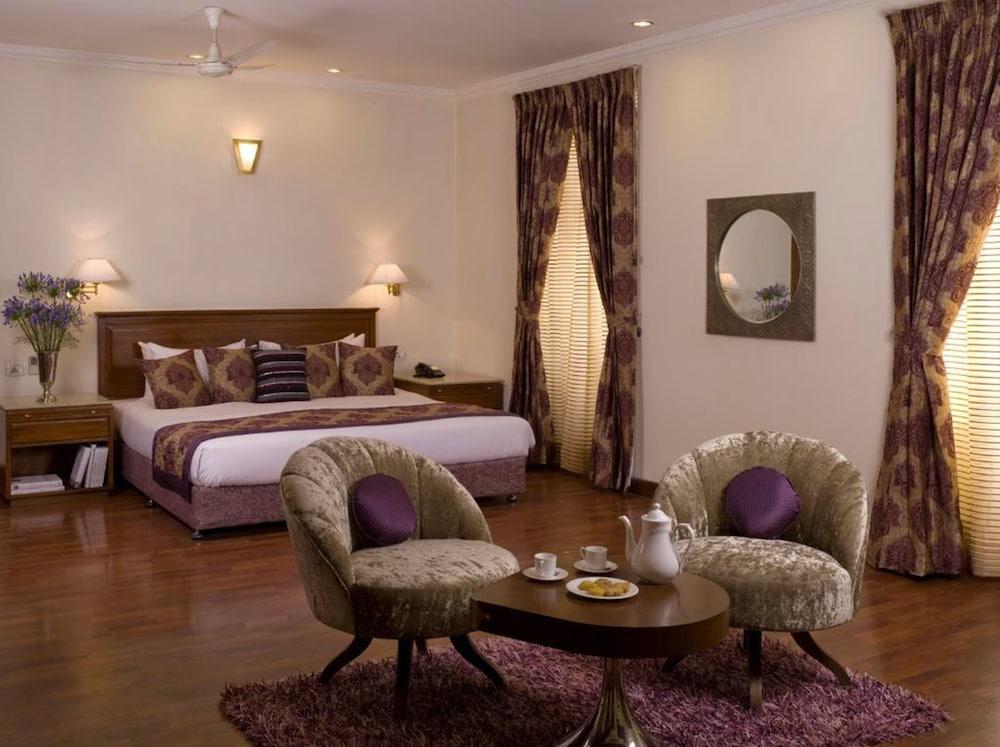 image 1 at Ambassador, New Delhi - IHCL SeleQtions by Sujan Singh Park Subramania Bharti Marg New Delhi Delhi N.C.R 110003 India