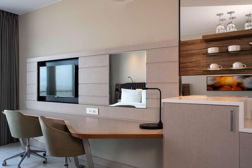image 2 at Radisson Blu Hotel & Residence, Maputo by Avenida Marginal 141 Maputo 1100 Mozambique