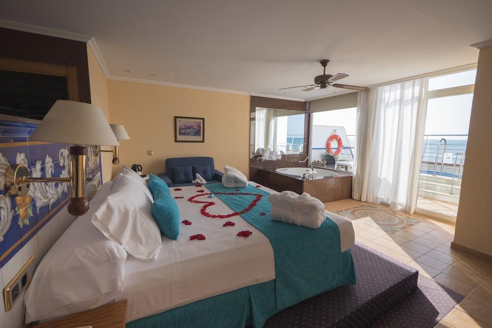 image 3 at Playasol Aquapark & Spa Hotel by Avenida de las Gaviotas, s/n Roquetas de Mar Almeria 64740 Spain
