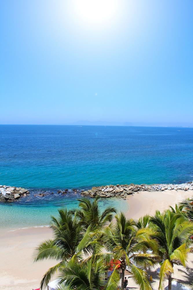 image 2 at Hilton Vallarta Riviera All-Inclusive Resort, Puerto Vallarta by Carretera Barra de Navidad Km 4.5 Puerto Vallarta JAL 48390 Mexico