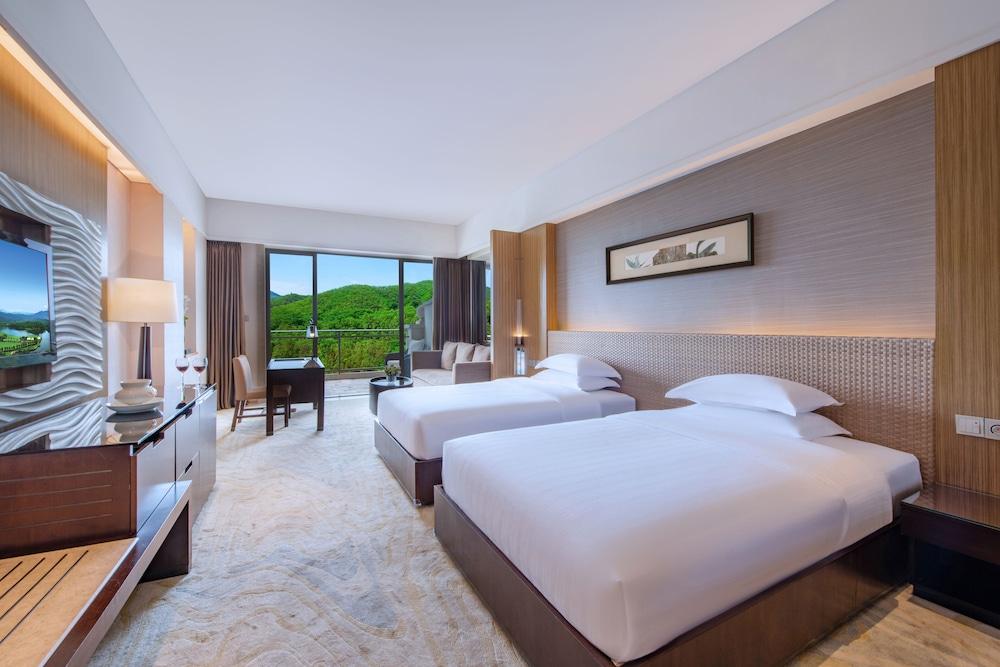 image 1 at Mission Hills Resort Dongguan by Lin Pin Road Daping Tangxia Town Dongguan Guangdong 523722 China