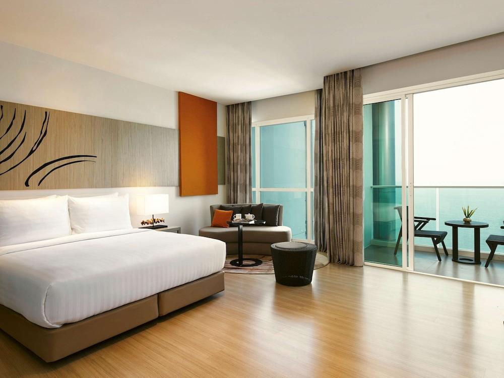 image 1 at Mövenpick Siam Hotel Na Jomtien Pattaya by 55 Moo 2 Na Jomtien Sattahip Chonburi 20250 Thailand