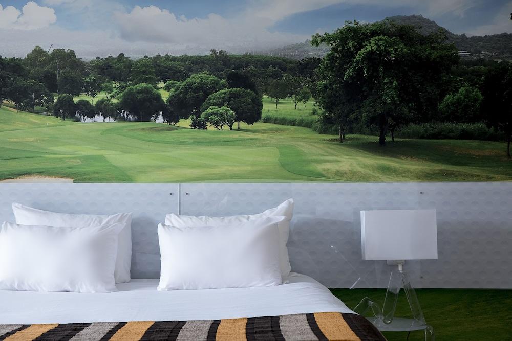 image 3 at Hotel du Golf Rosny by 4, rue de Rome Rosny-sous-Bois Seine-Saint-Denis 93110 France