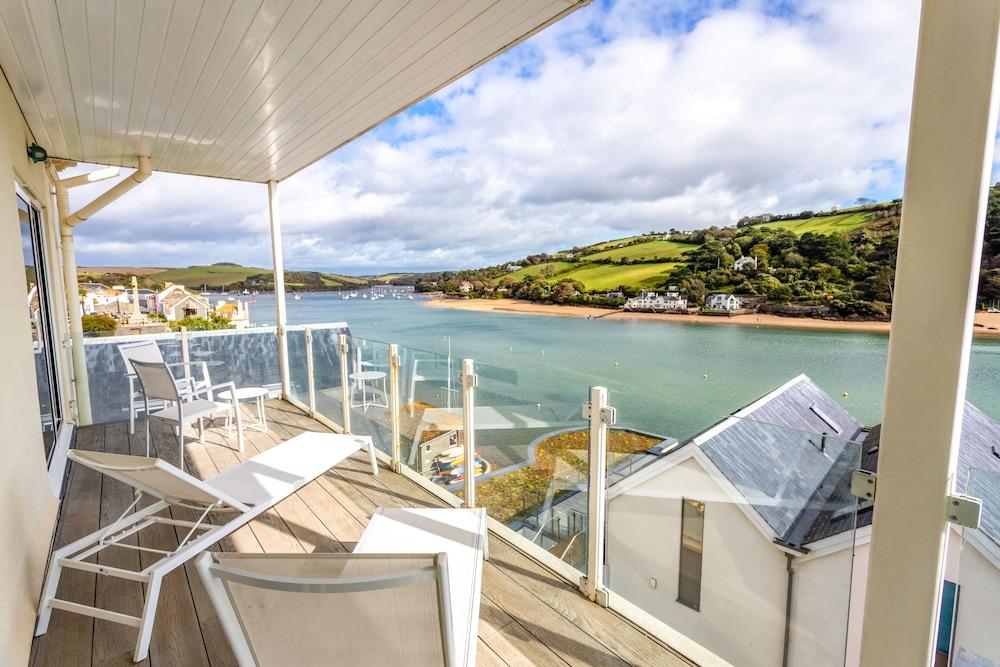 image 6 at Harbour Hotel Salcombe by Cliff Road Salcombe England TQ8 8JH United Kingdom