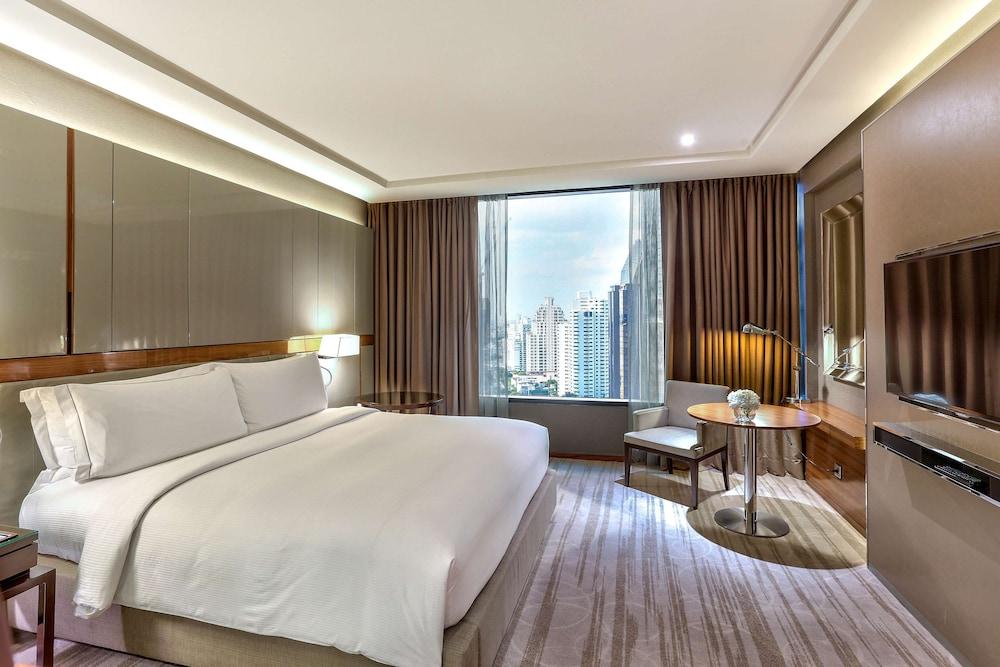 image 3 at Hilton Sukhumvit Bangkok by 11 Sukhumvit Soi 24 Khlong Ton, Khlong Toei Bangkok Bangkok 10110 Thailand